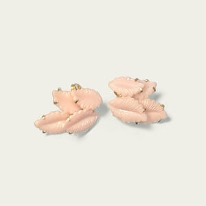 MCM vintage pale pink thermoset plastic leaves clip on earrings